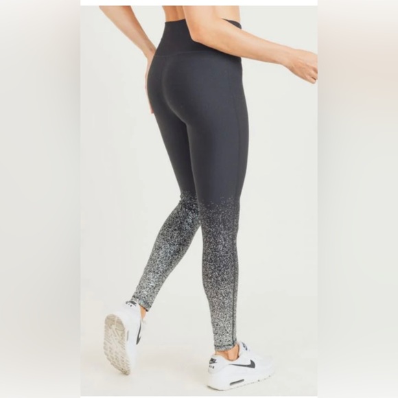 NEW/NWT- MONO B athletic leggings ombré Black with silver sparkle burst medium - Picture 3 of 6